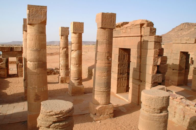 بالفيديو: ماذا يختفي تحت أهرامات السودان؟