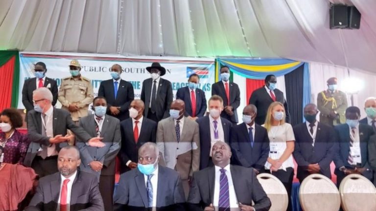 السودان يوقع على اتفاقية سلام مع جماعات معارضة رئيسية