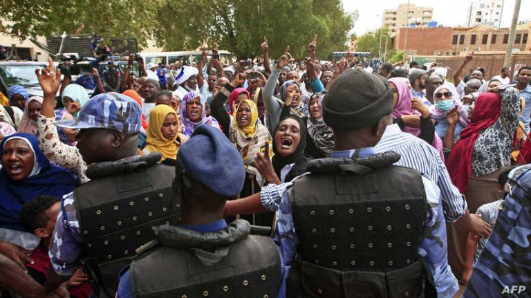 هيومن رايتس تحذر من مخاطر تشكيل قوة أمنية مشتركة في السودان