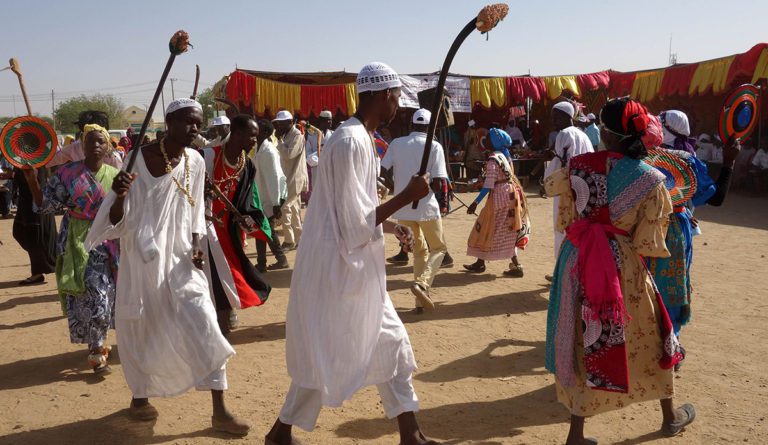 قوات عسكرية تعتقل فنانا أمريكيا من أصول سودانية بزالنجي