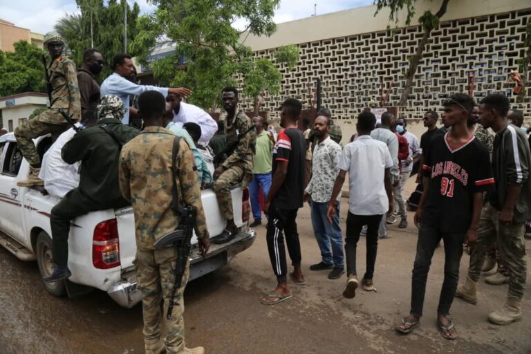 منصات للإدانة الشعبية.. كيف تلاحق الحملات التحريضية الأبرياء؟