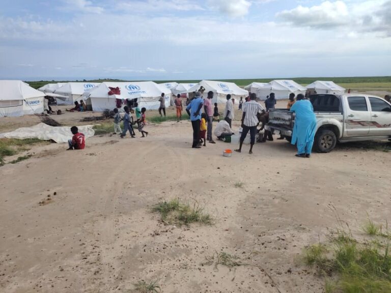 نازحو “قوز السلام” بكوستي يواجهون نقص الغذاء ومخاطر صحية متزايدة