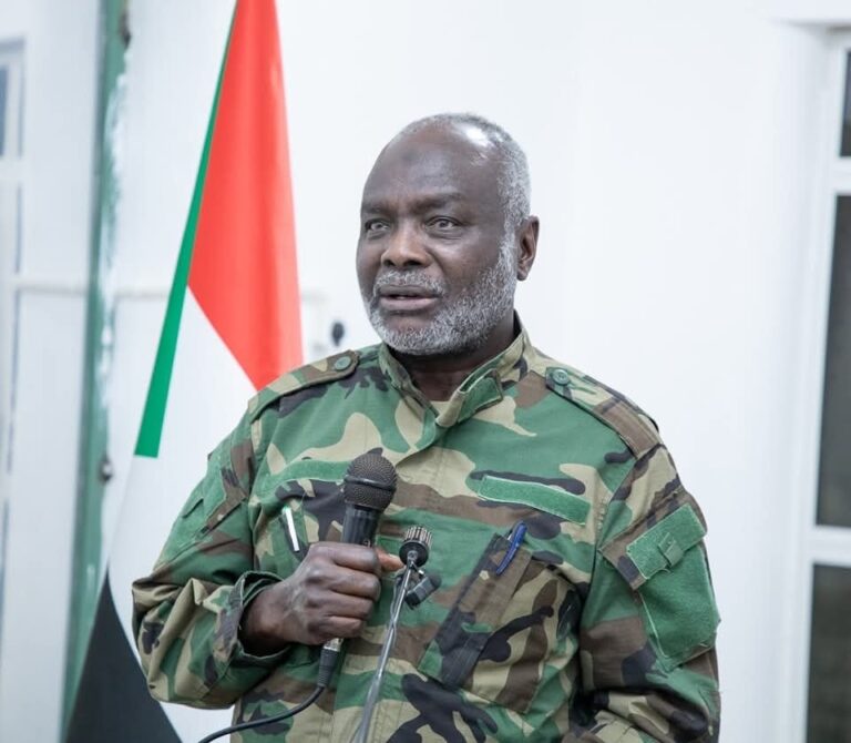 قائد حركة العدل والمساواة يتهم أبوظبي بتسليح «الدعم السريع» وتغذية حرب دارفور