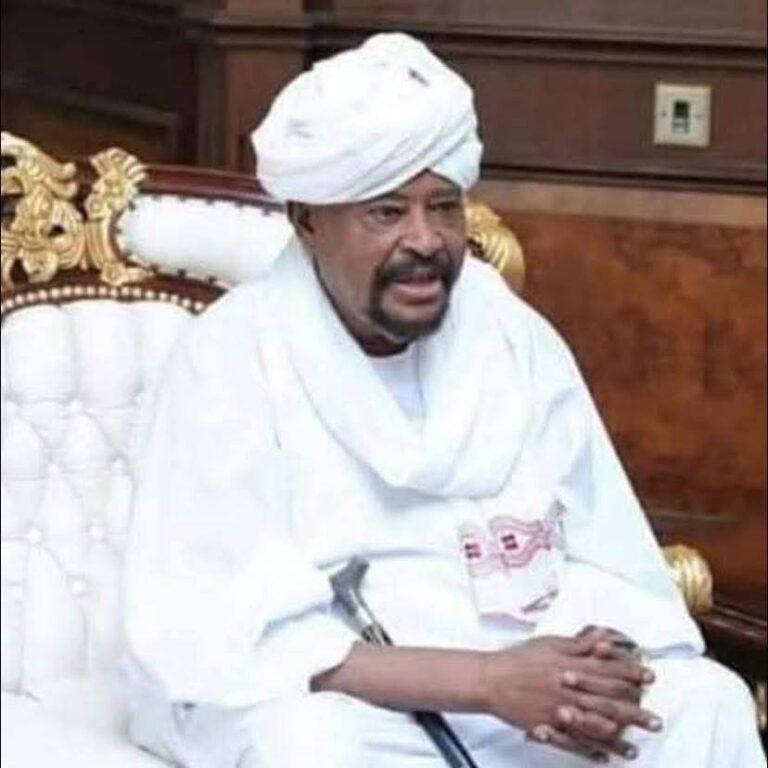 وفاة ناظر عموم دار حمر عبدالقادر منعم منصور في مدينة النهود