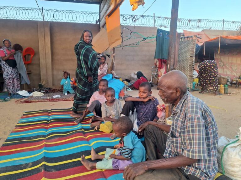 هدوء نسبي في كسلا واستقبال أسر نازحة من الفاشر