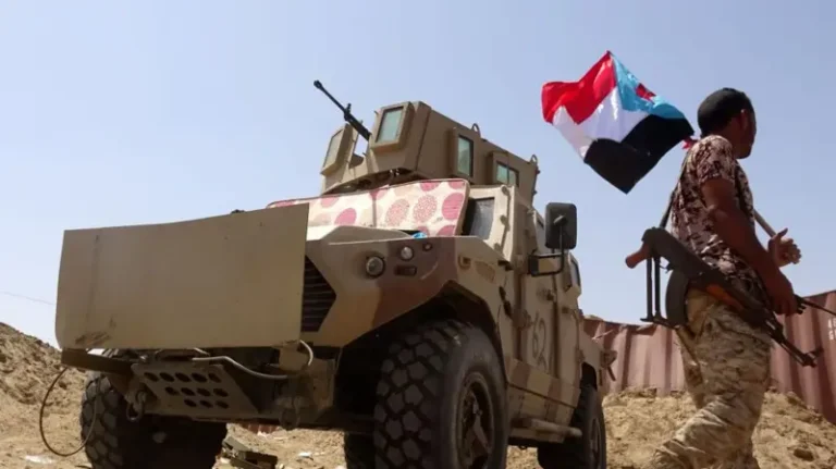 اليمن تتجه إلى مرحلة جديدة: تدخل عسكري للتحالف وقرارات رئاسية غير مسبوقة