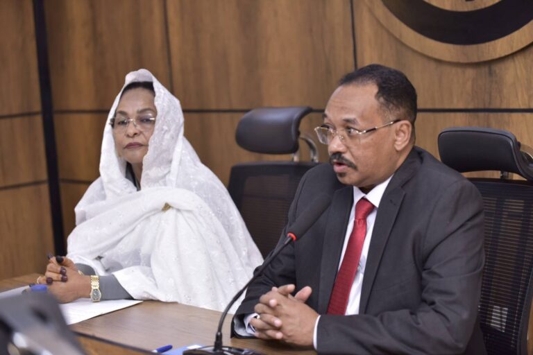 اتفاق لتنسيق صادرات الذهب بين “الموارد المعدنية” والبنك المركزي