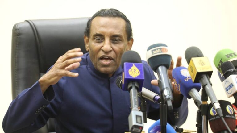 كامل إدريس يعلن استئناف العمل من الخرطوم واعتماد 2026 عاماً للسلام