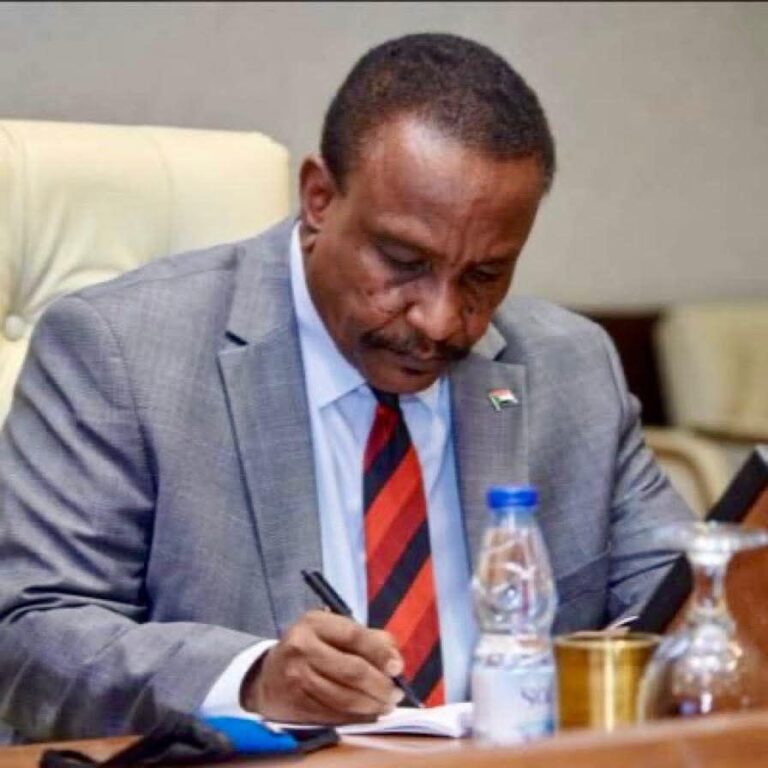 حينما بكى دكتور منصور خالد! تصنيف الجماعة ليد آثمة ودين مستحق